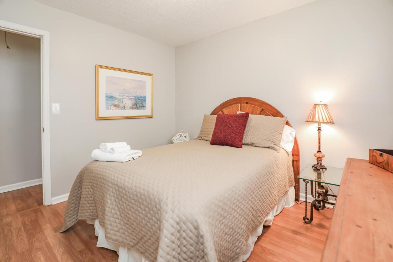 Spacious Home With Waterfront View-Welcome Pets Sneads Ferry Kültér fotó