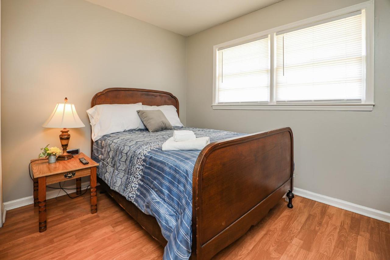 Spacious Home With Waterfront View-Welcome Pets Sneads Ferry Kültér fotó