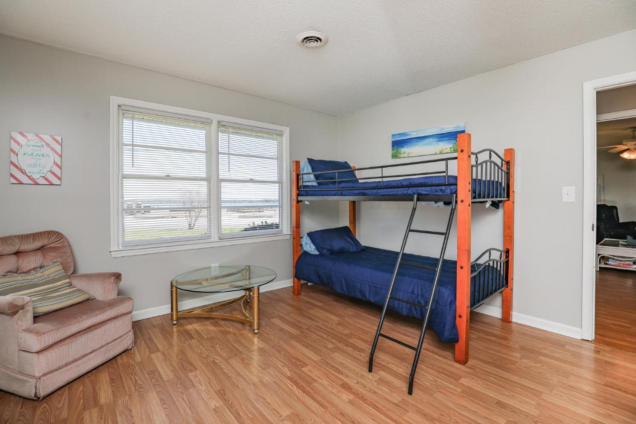 Spacious Home With Waterfront View-Welcome Pets Sneads Ferry Kültér fotó