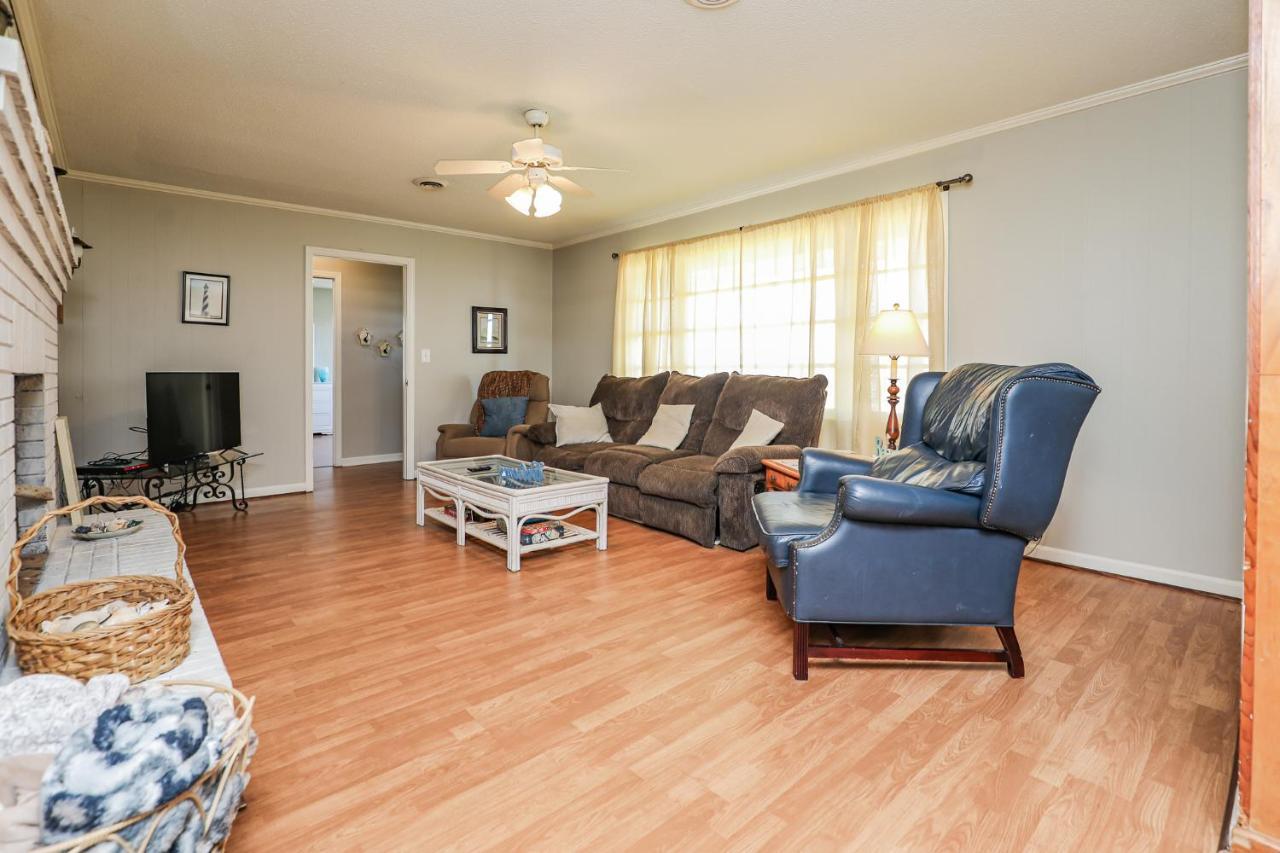 Spacious Home With Waterfront View-Welcome Pets Sneads Ferry Kültér fotó