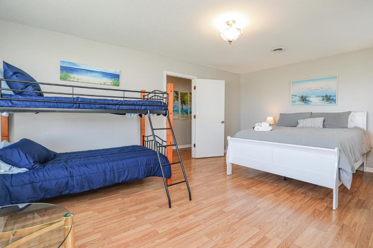 Spacious Home With Waterfront View-Welcome Pets Sneads Ferry Kültér fotó