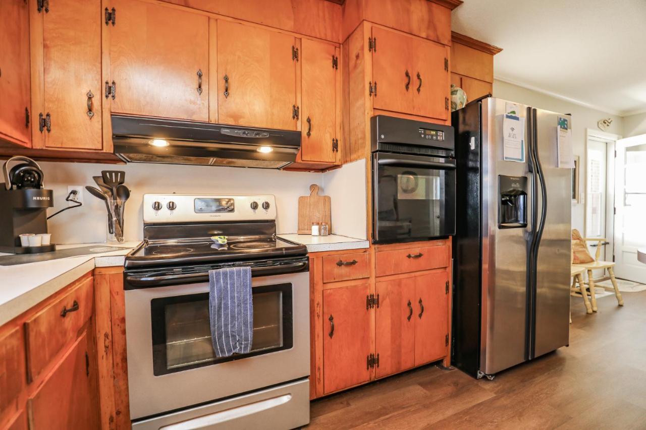 Spacious Home With Waterfront View-Welcome Pets Sneads Ferry Kültér fotó