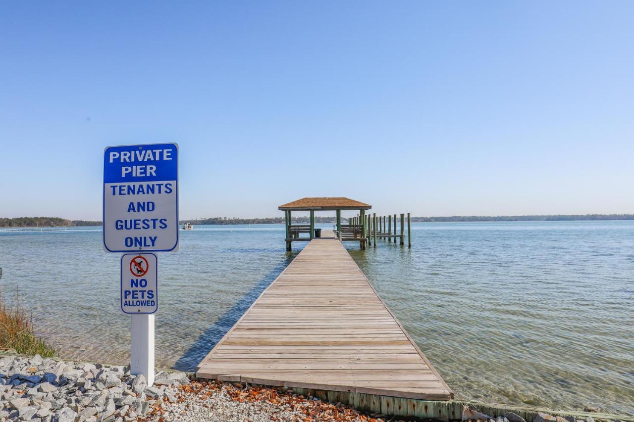 Spacious Home With Waterfront View-Welcome Pets Sneads Ferry Kültér fotó