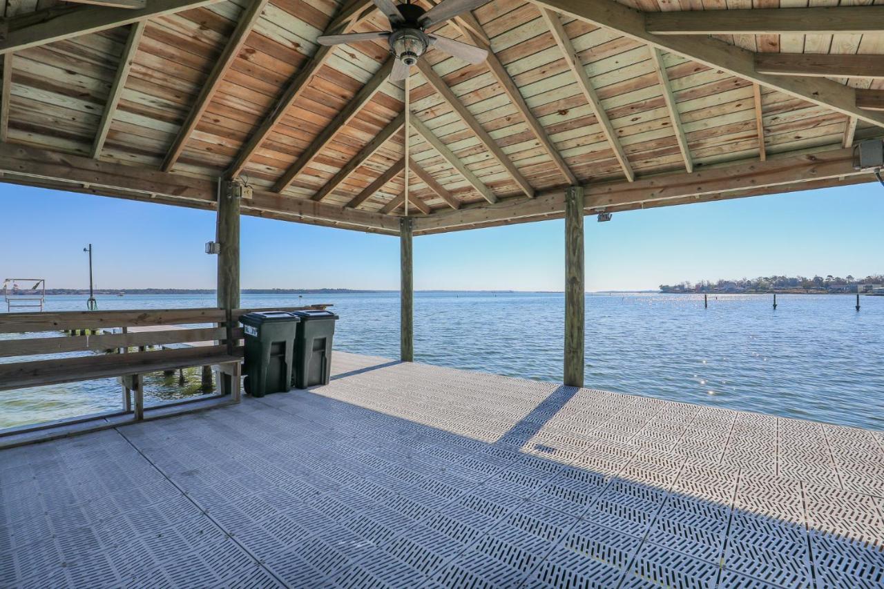 Spacious Home With Waterfront View-Welcome Pets Sneads Ferry Kültér fotó