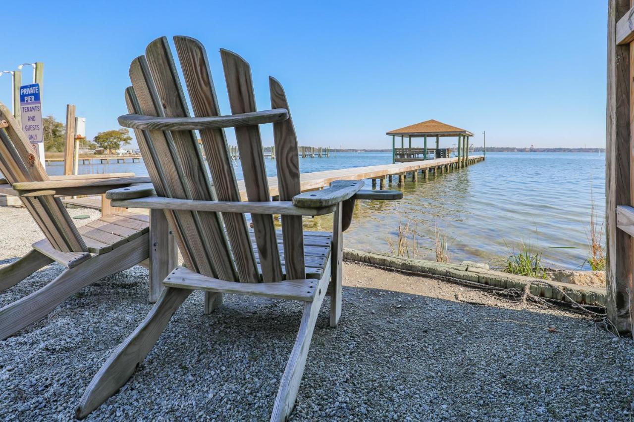 Spacious Home With Waterfront View-Welcome Pets Sneads Ferry Kültér fotó