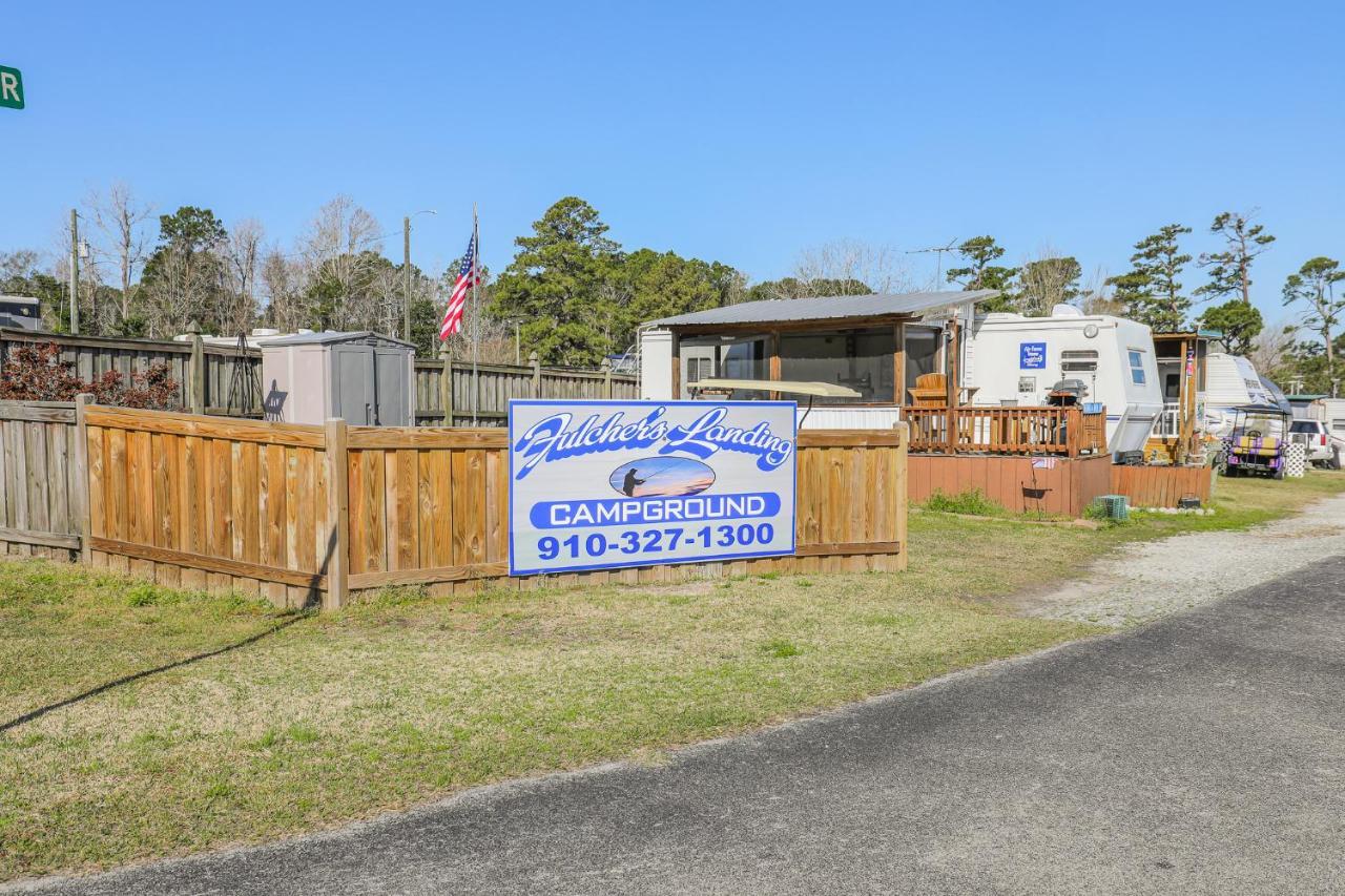 Spacious Home With Waterfront View-Welcome Pets Sneads Ferry Kültér fotó