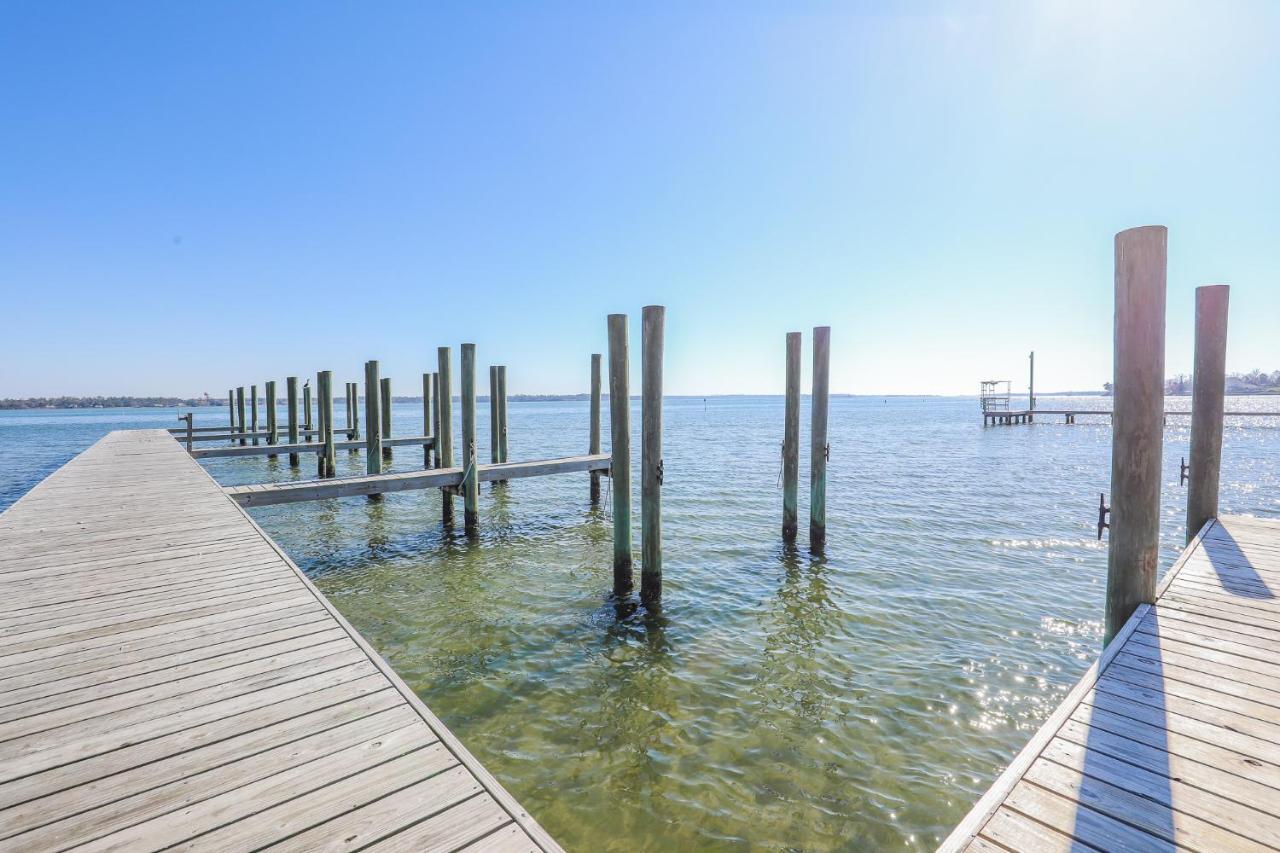 Spacious Home With Waterfront View-Welcome Pets Sneads Ferry Kültér fotó