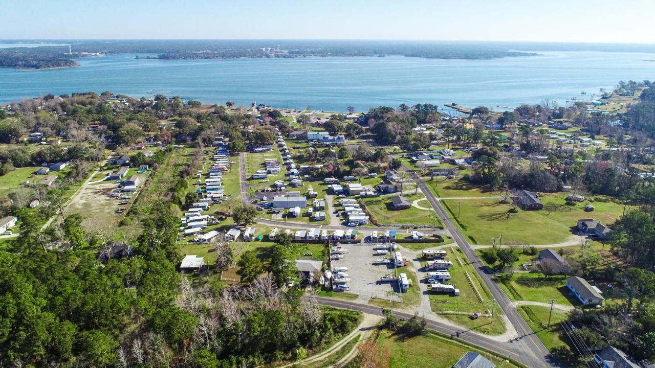 Spacious Home With Waterfront View-Welcome Pets Sneads Ferry Kültér fotó